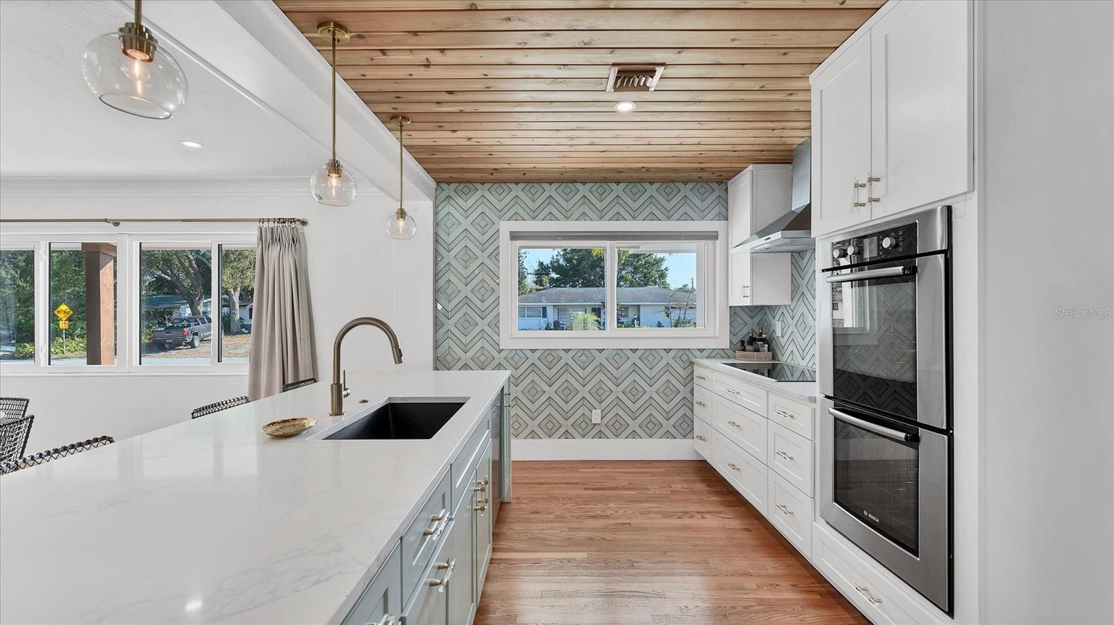 SOUTH GATE - Residential