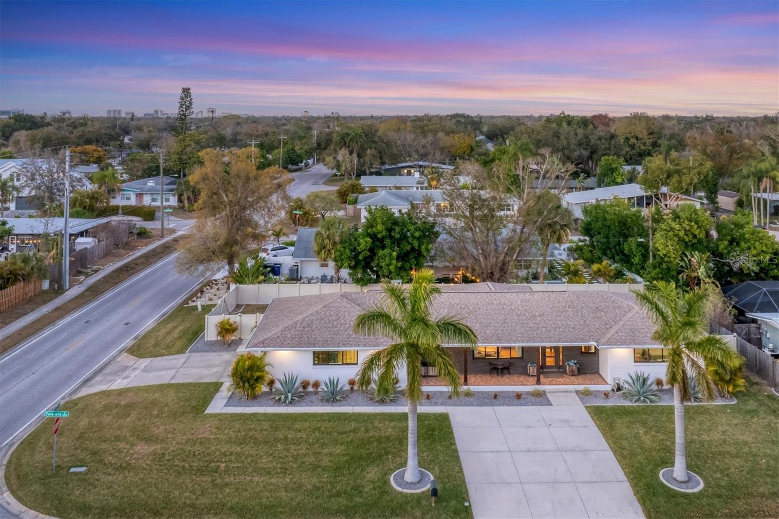 SOUTH GATE - Residential