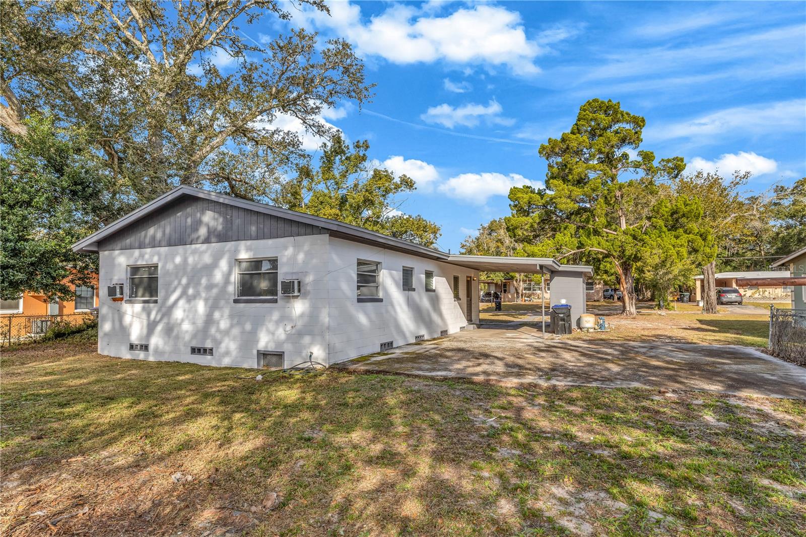 PINE HILLS PARK SUB - Residential Lease