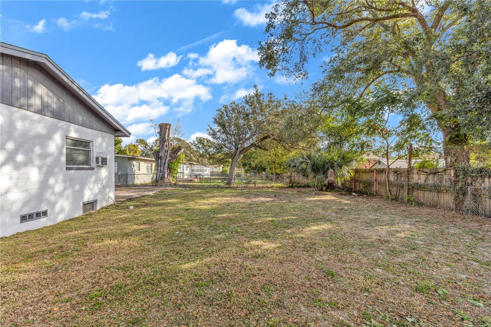 PINE HILLS PARK SUB - Residential Lease