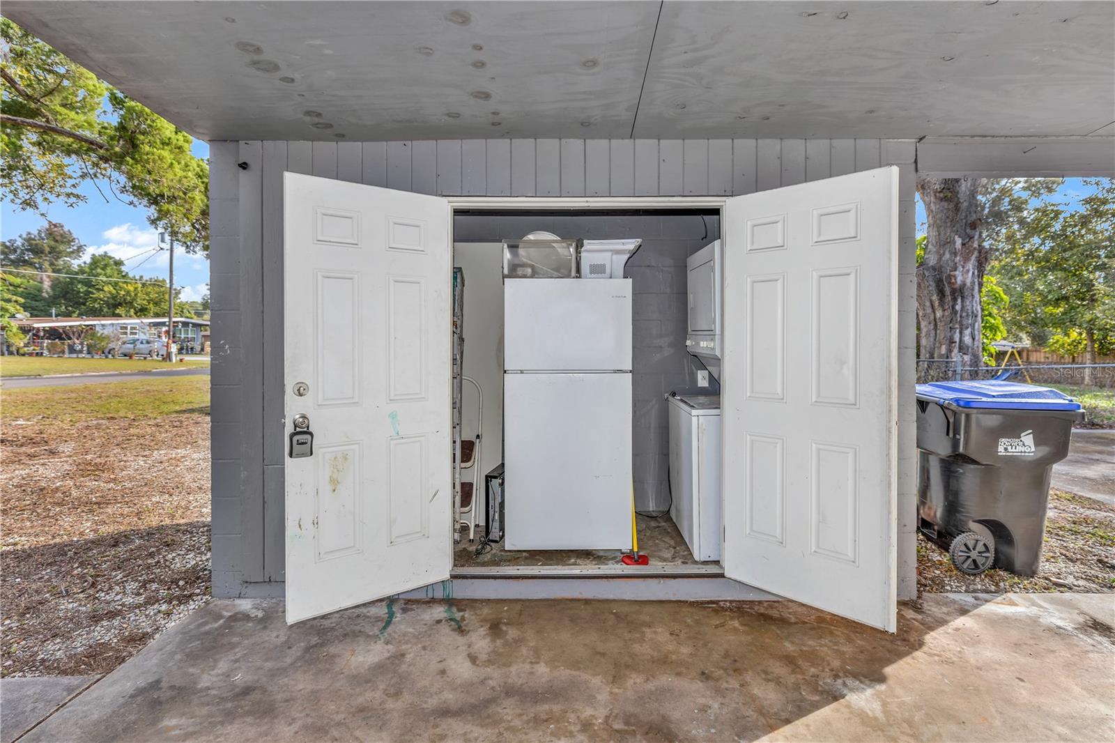 PINE HILLS PARK SUB - Residential Lease