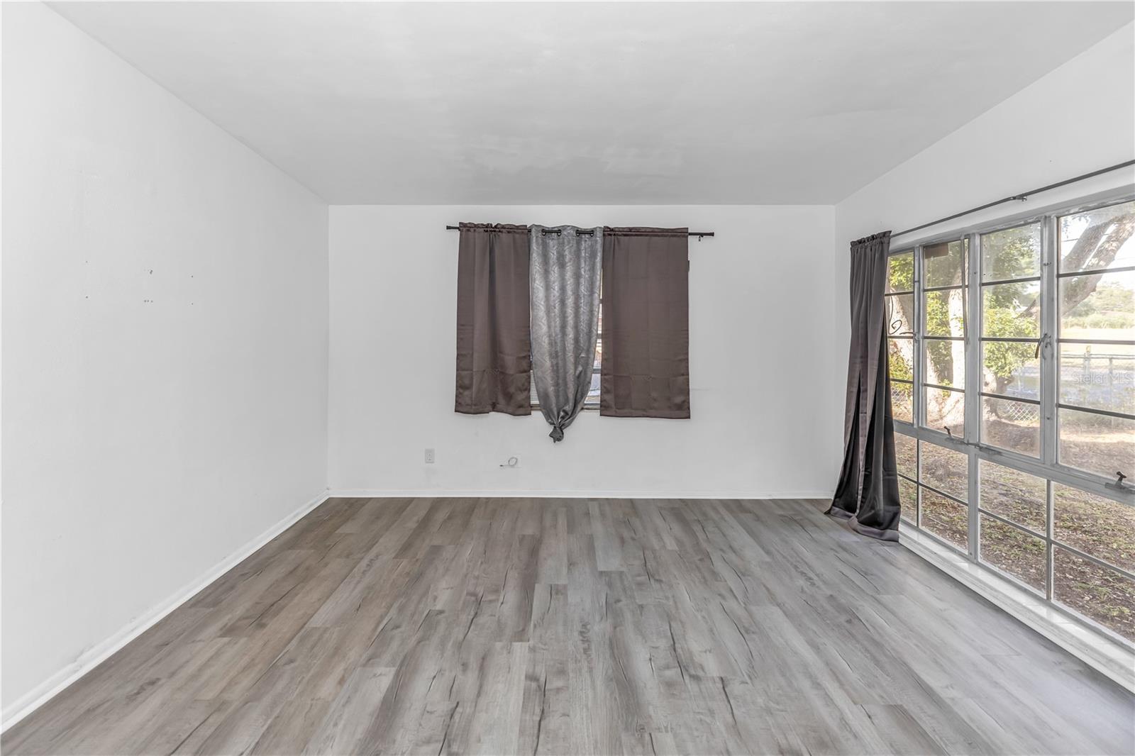 PINE HILLS PARK SUB - Residential Lease