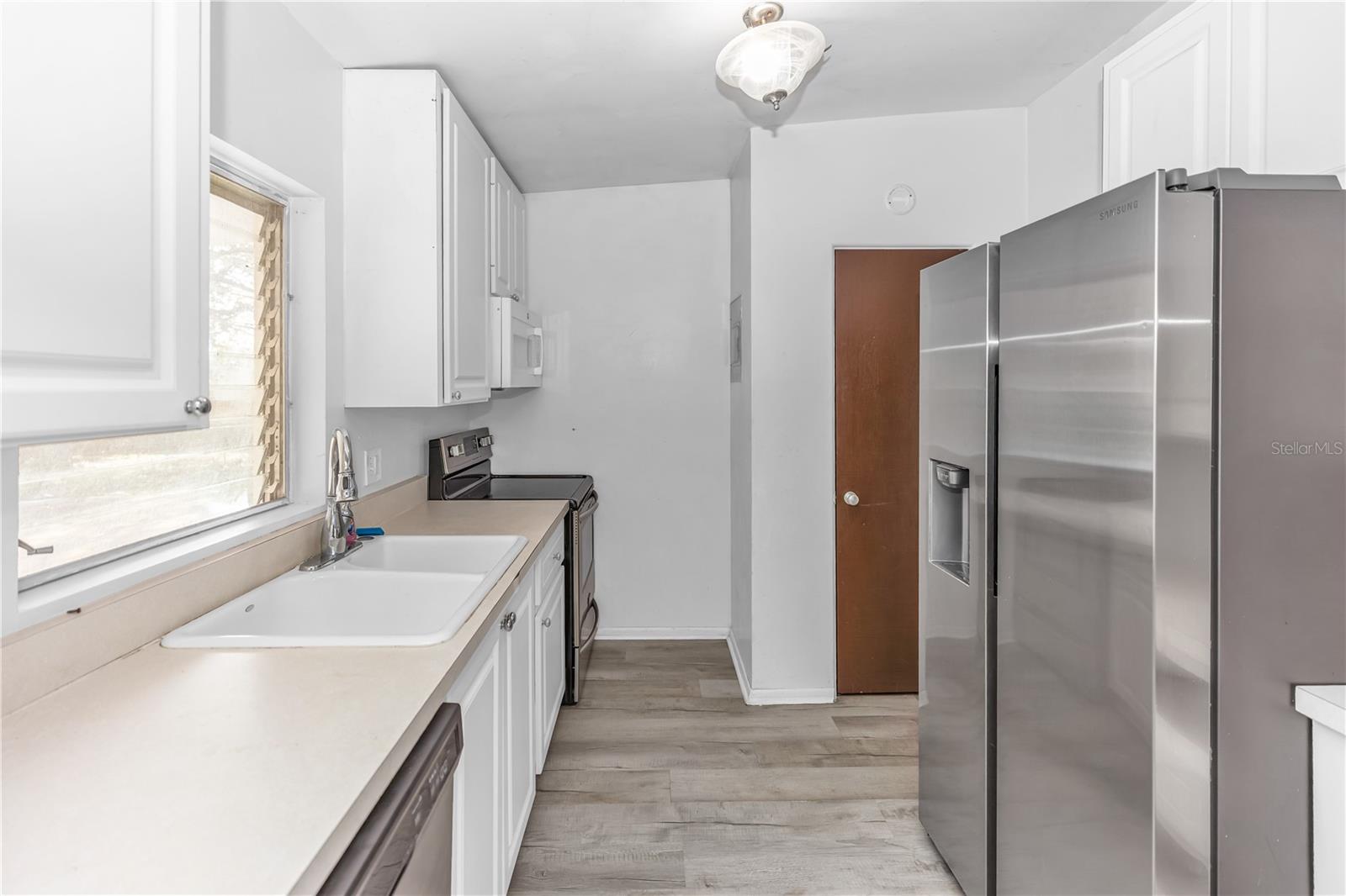 PINE HILLS PARK SUB - Residential Lease