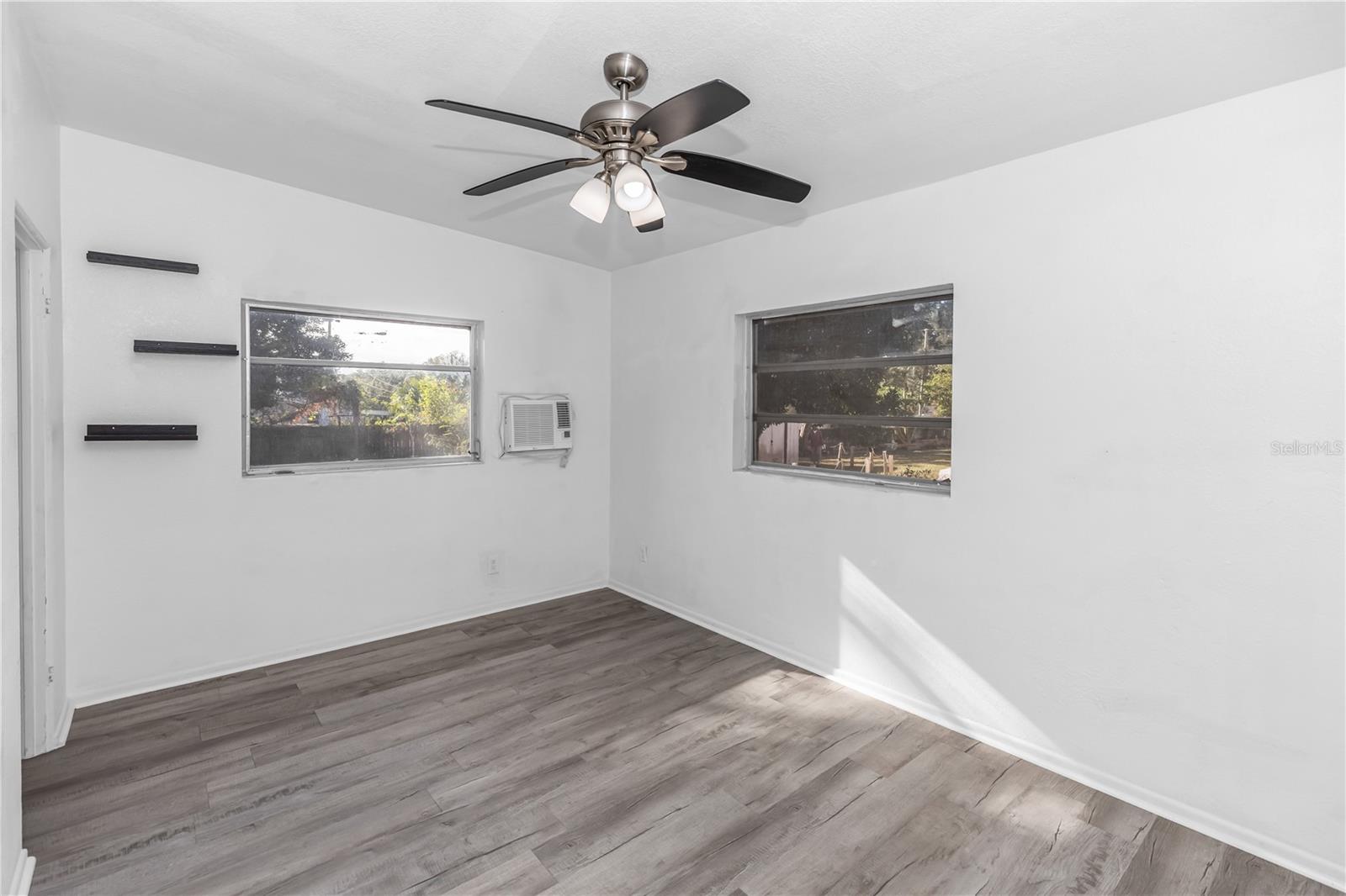 PINE HILLS PARK SUB - Residential Lease