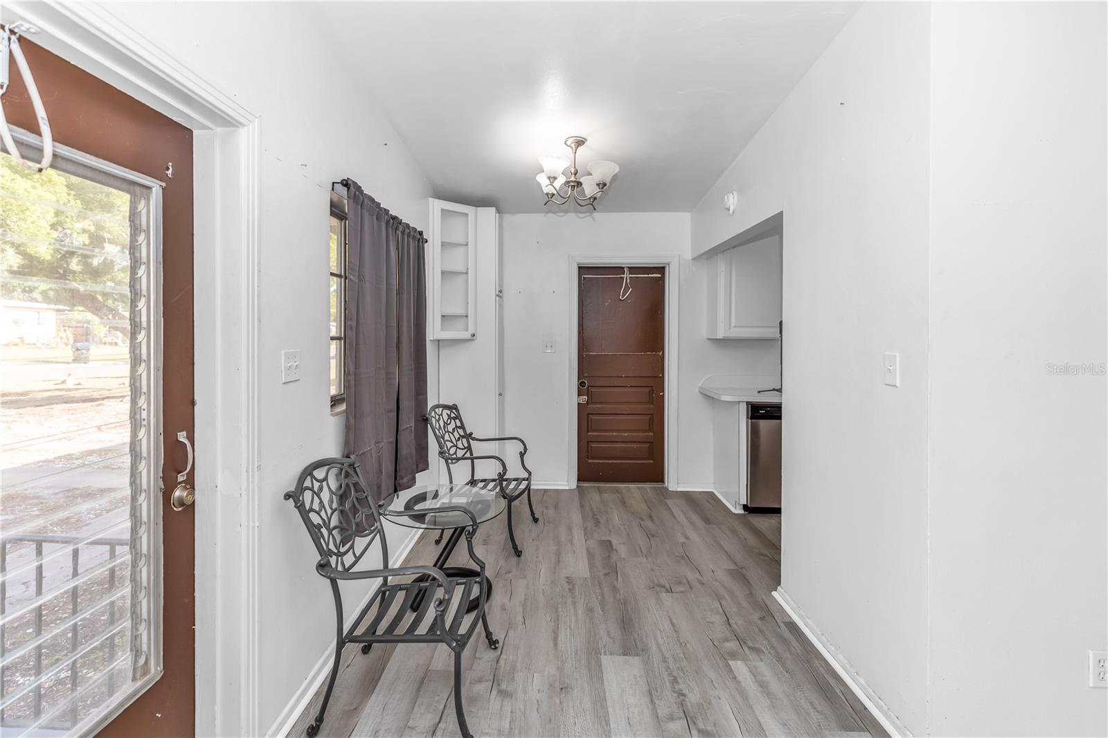 PINE HILLS PARK SUB - Residential Lease