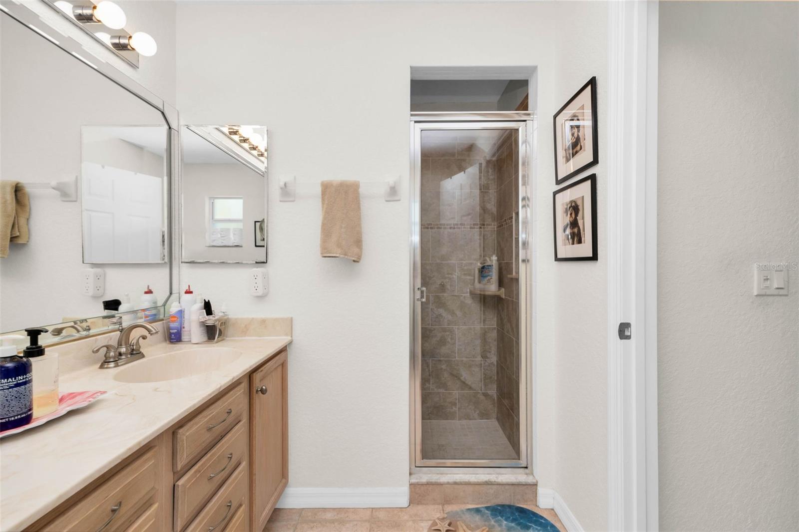 KINGS GATE PH 02 - Residential