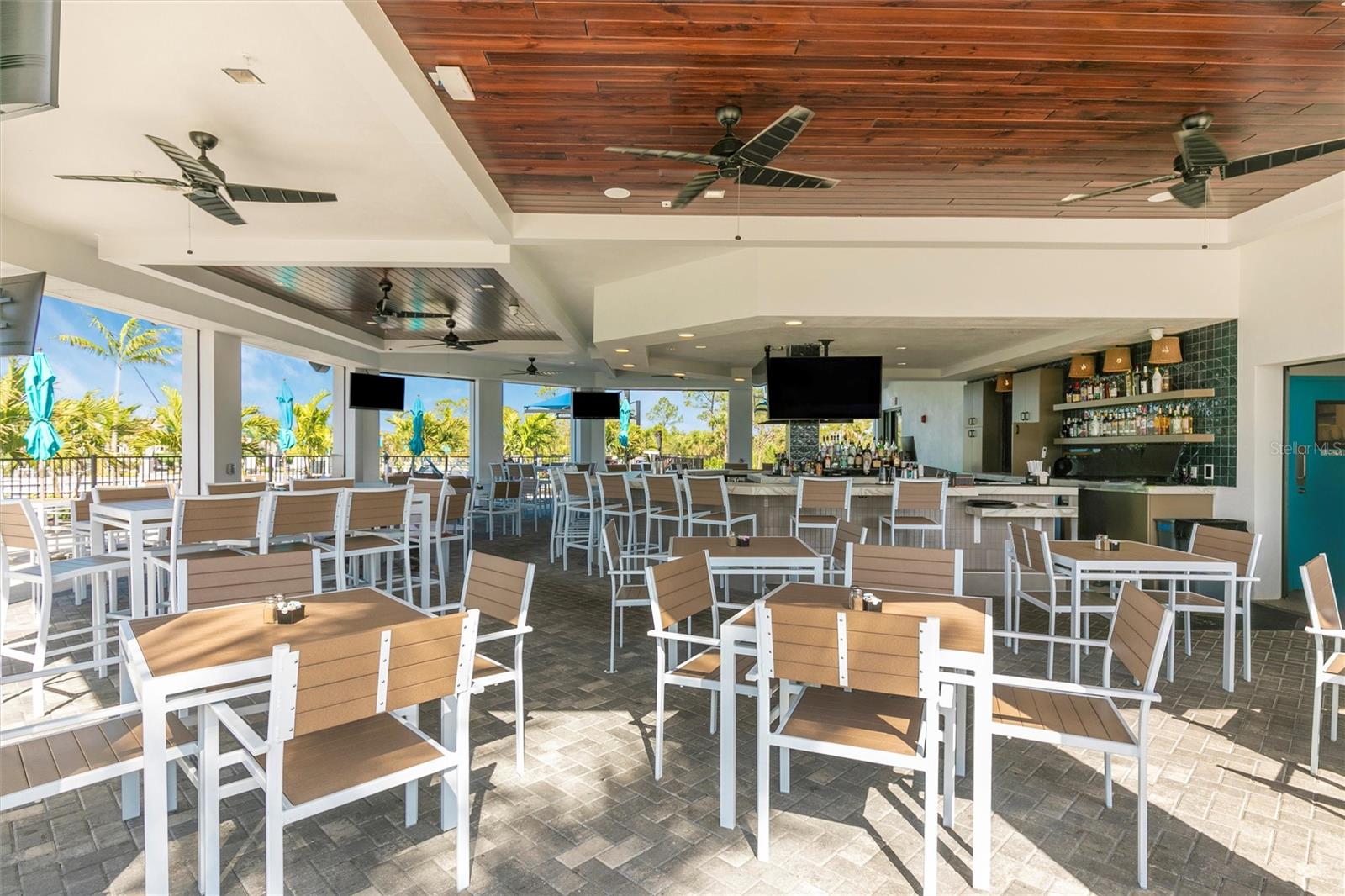 WELLEN PARK GOLF & COUNTRY CLUB - Residential