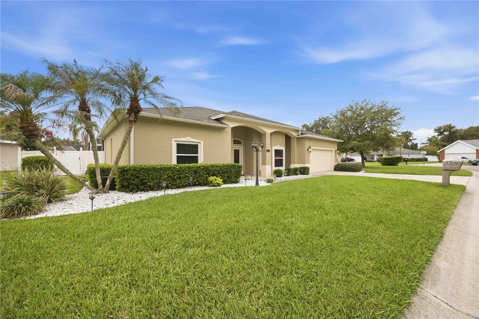 715 JESSANDA CIRCLE