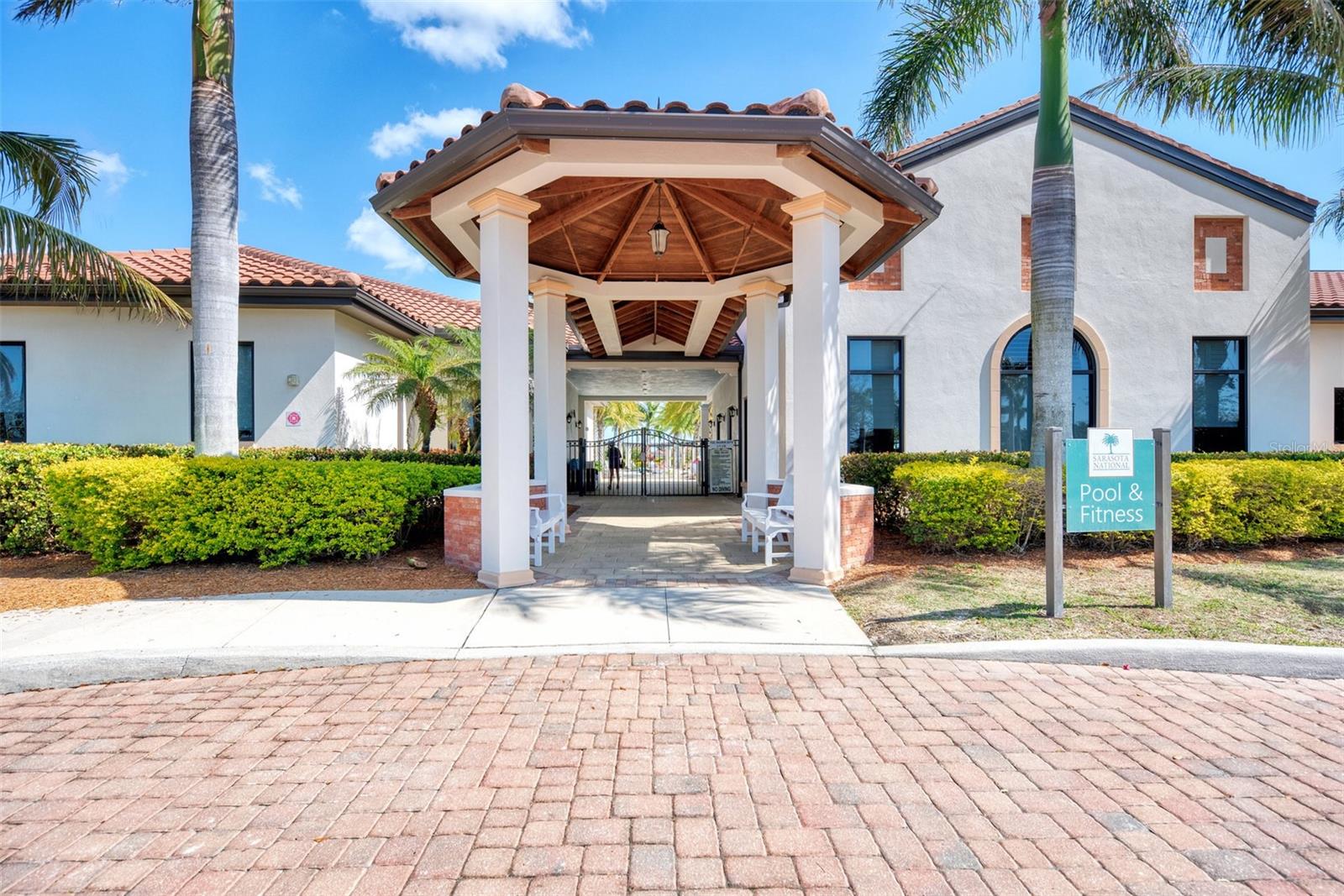 SARASOTA NATIONAL - Residential
