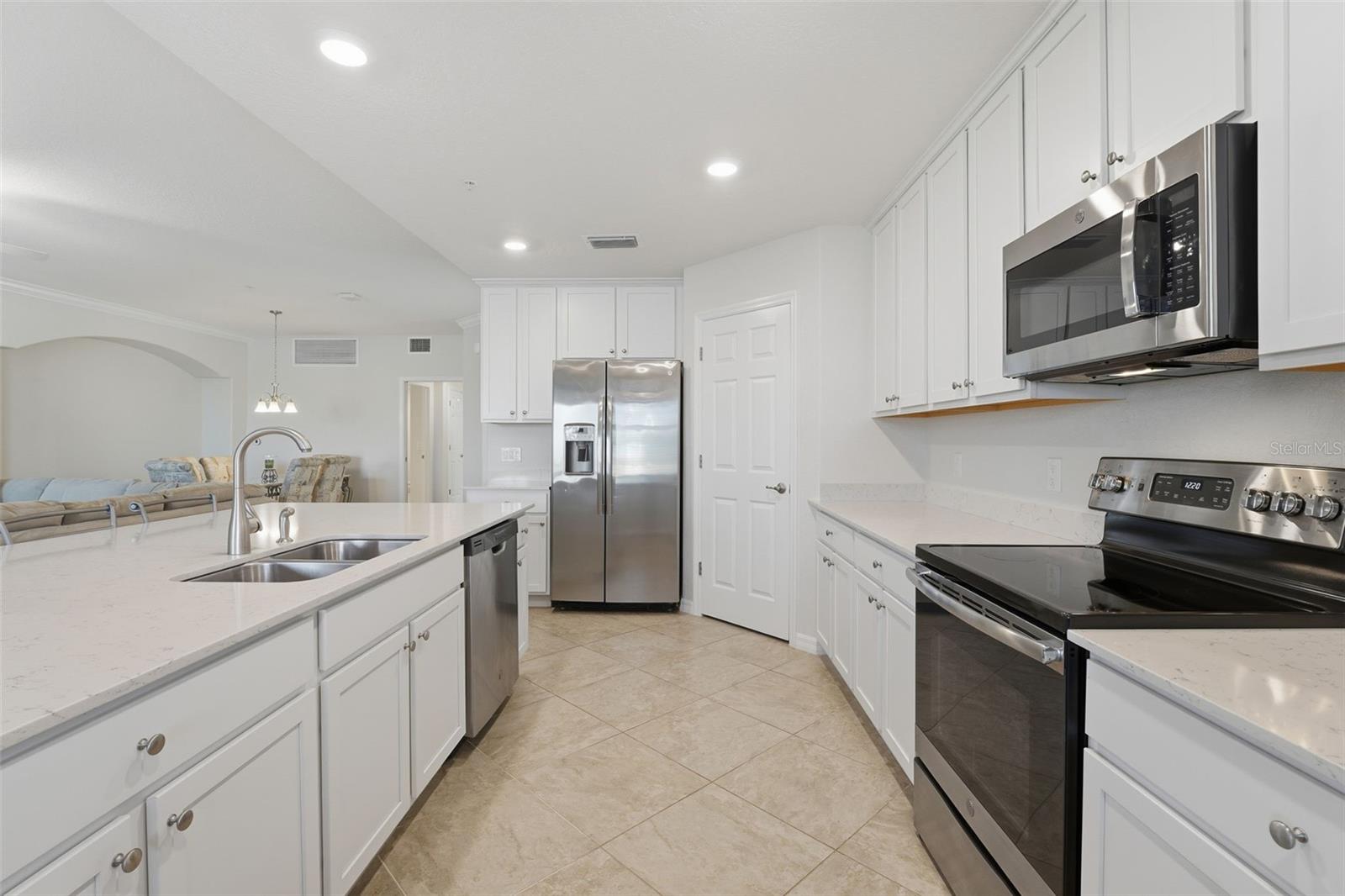 SARASOTA NATIONAL - Residential