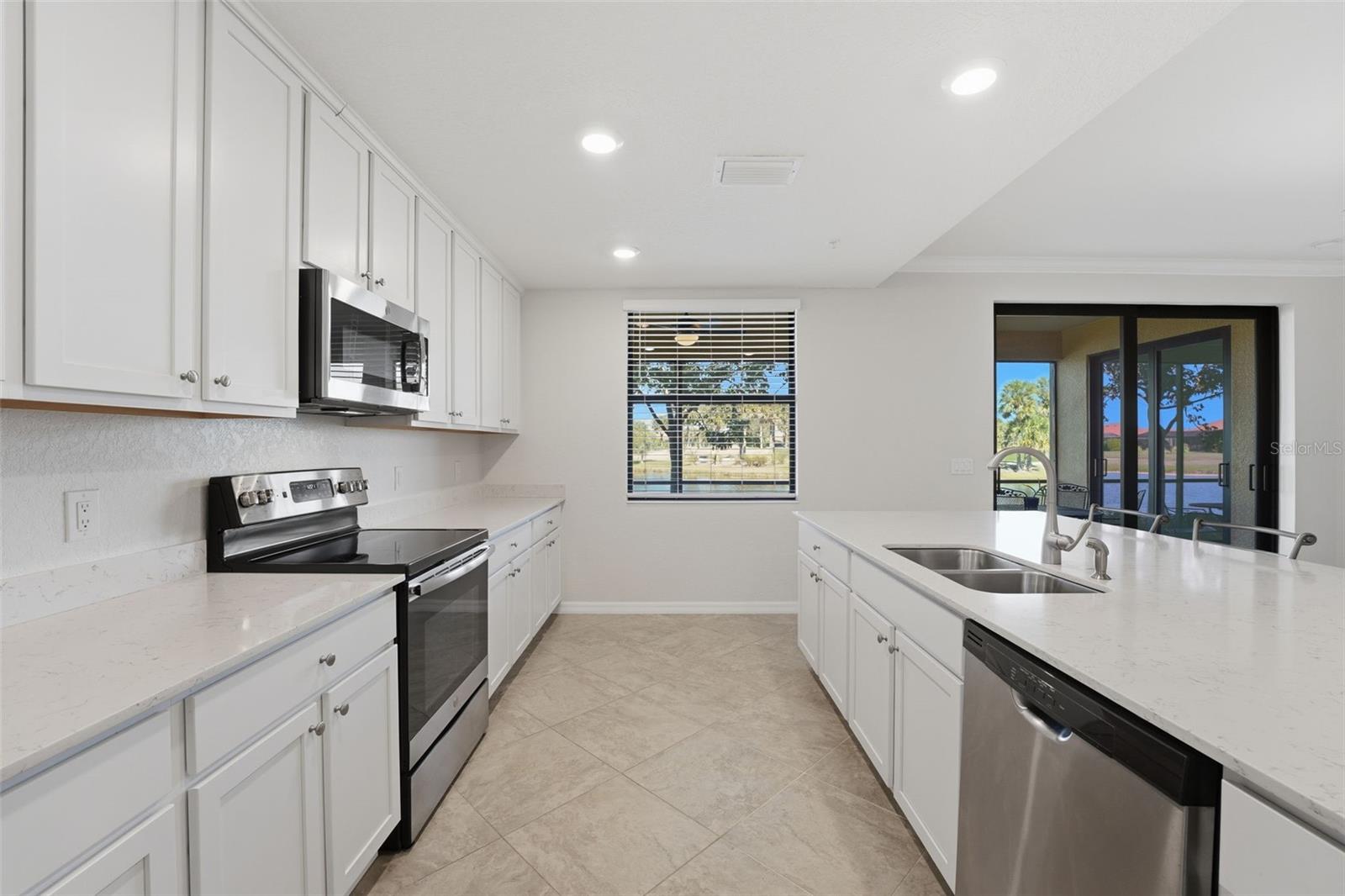 SARASOTA NATIONAL - Residential