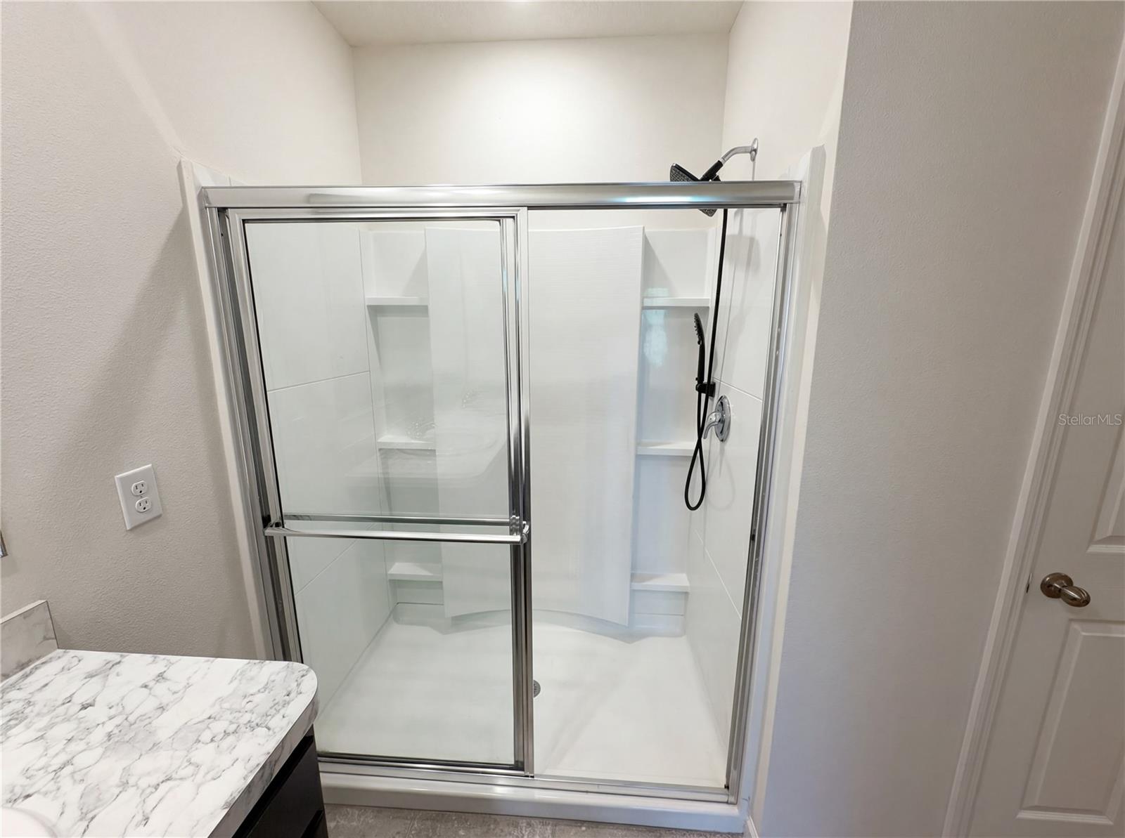 LAKES/INDIAN RIVER PRESERVE - Residential