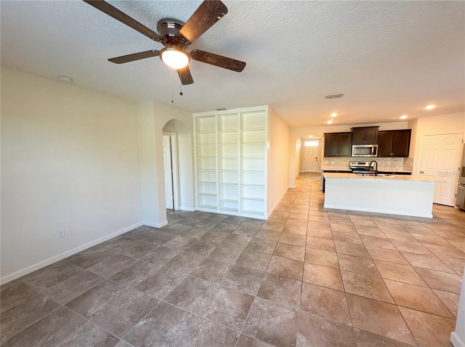 LAKES/INDIAN RIVER PRESERVE - Residential