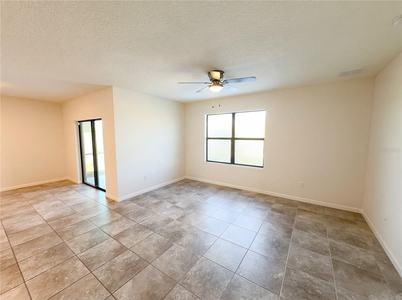 LAKES/INDIAN RIVER PRESERVE - Residential