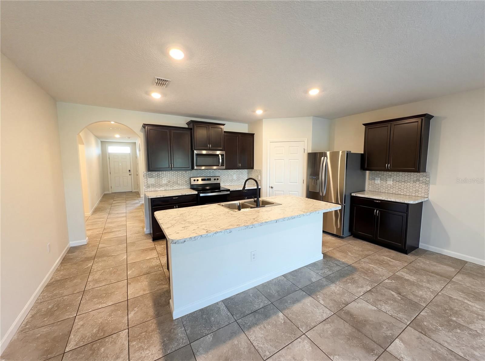 LAKES/INDIAN RIVER PRESERVE - Residential