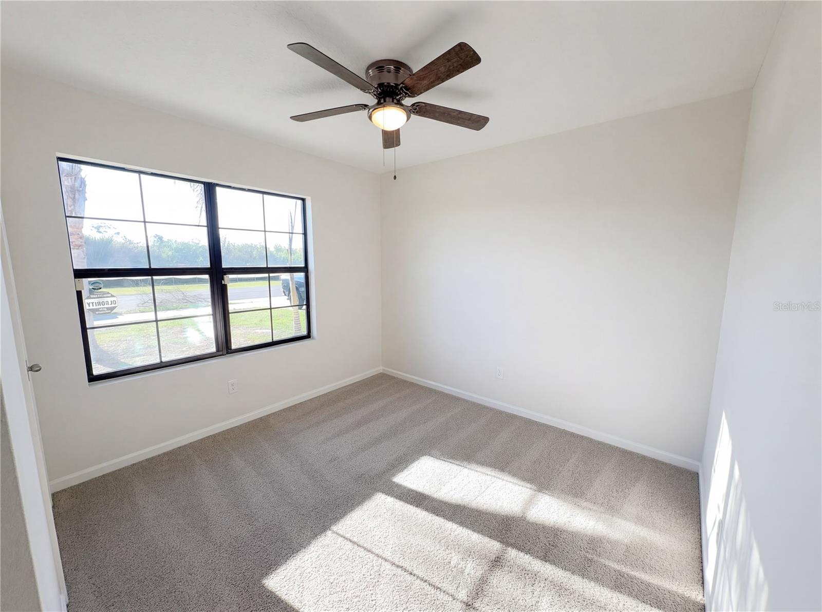 LAKES/INDIAN RIVER PRESERVE - Residential