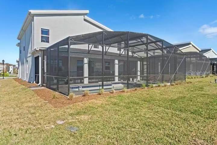 COVE AT STOREY LAKE III - Residential