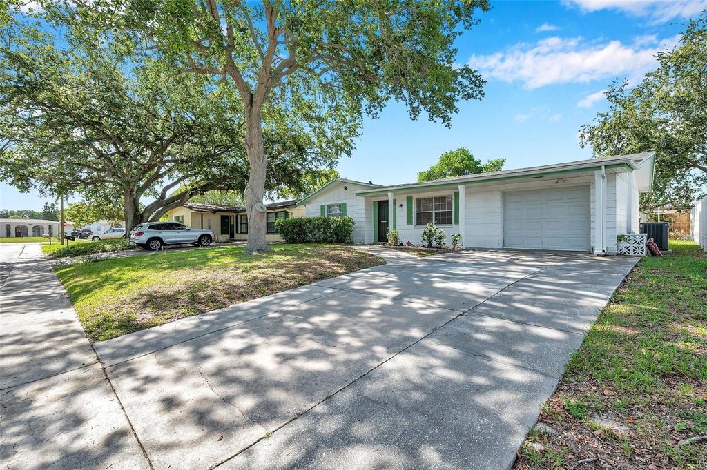 Photo of 3118 Lloyd Drive, Holiday, FL 34691 (MLS # W7876466)