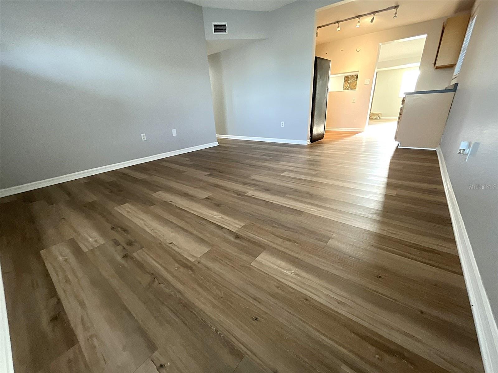 SEMINOLE LAKE VILLAGE 2ND ADD - Residential