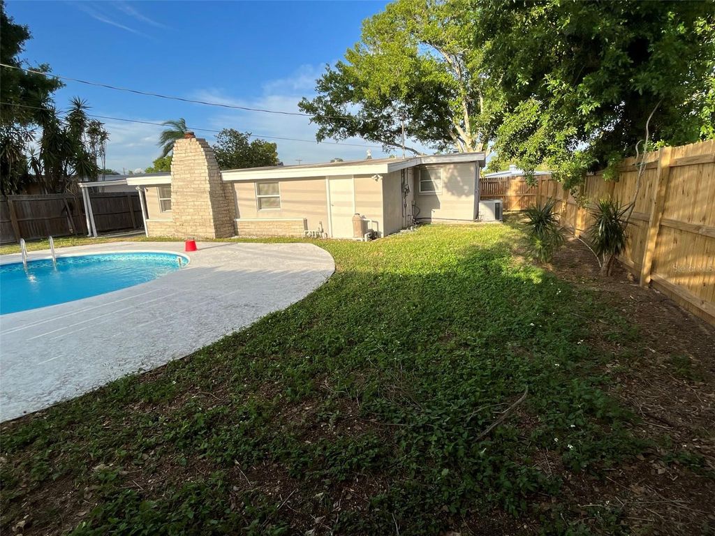 Photo of 9596 Groveland Street, Seminole, FL 33772 (MLS # A4671783)