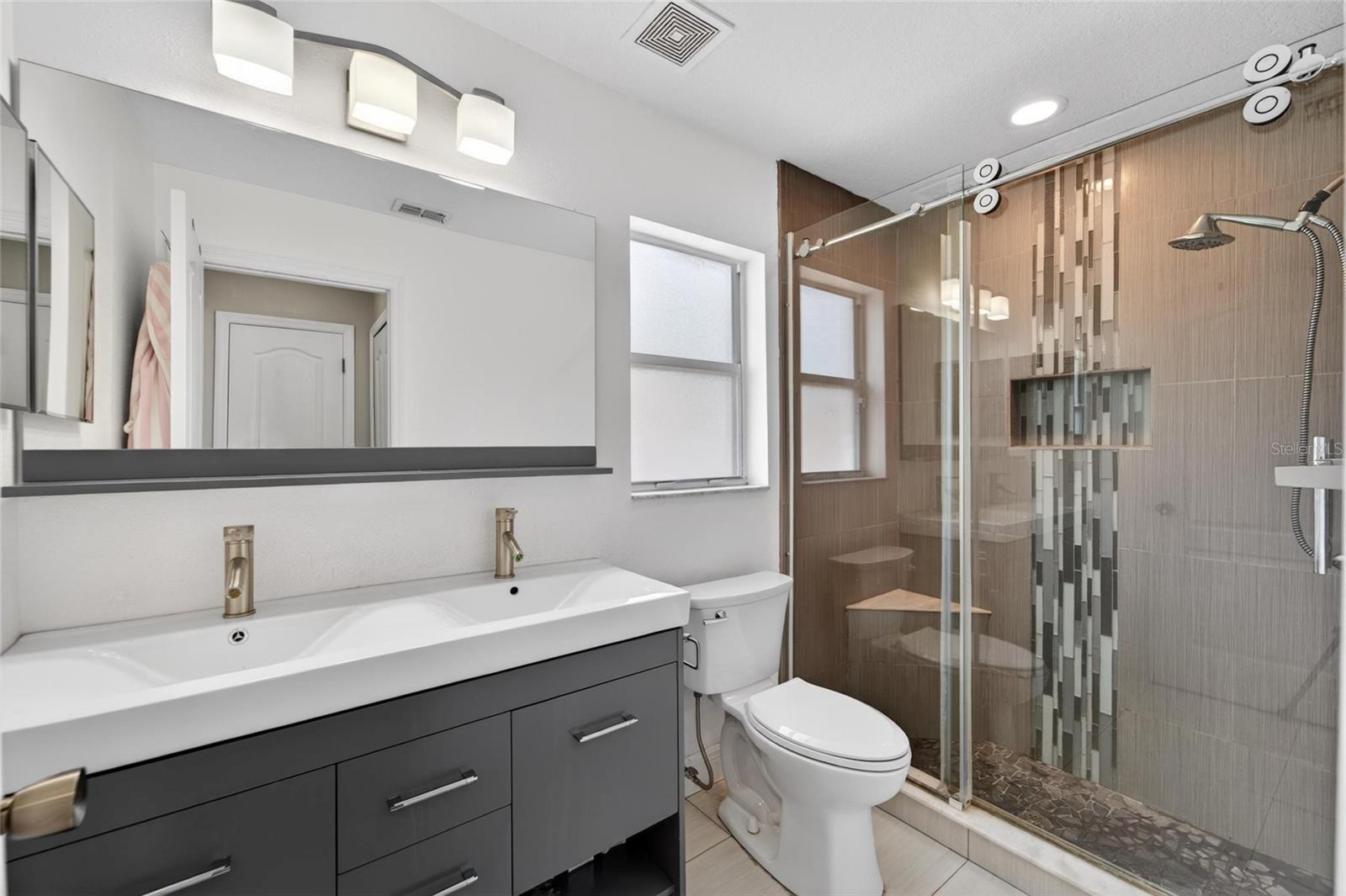 INDIAN LAKES - Residential