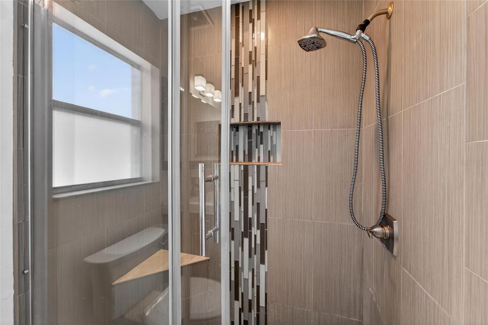 INDIAN LAKES - Residential