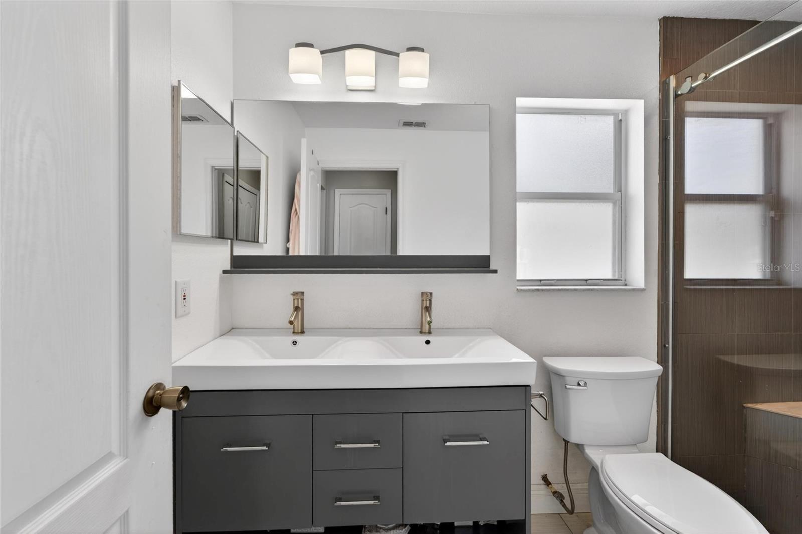 INDIAN LAKES - Residential