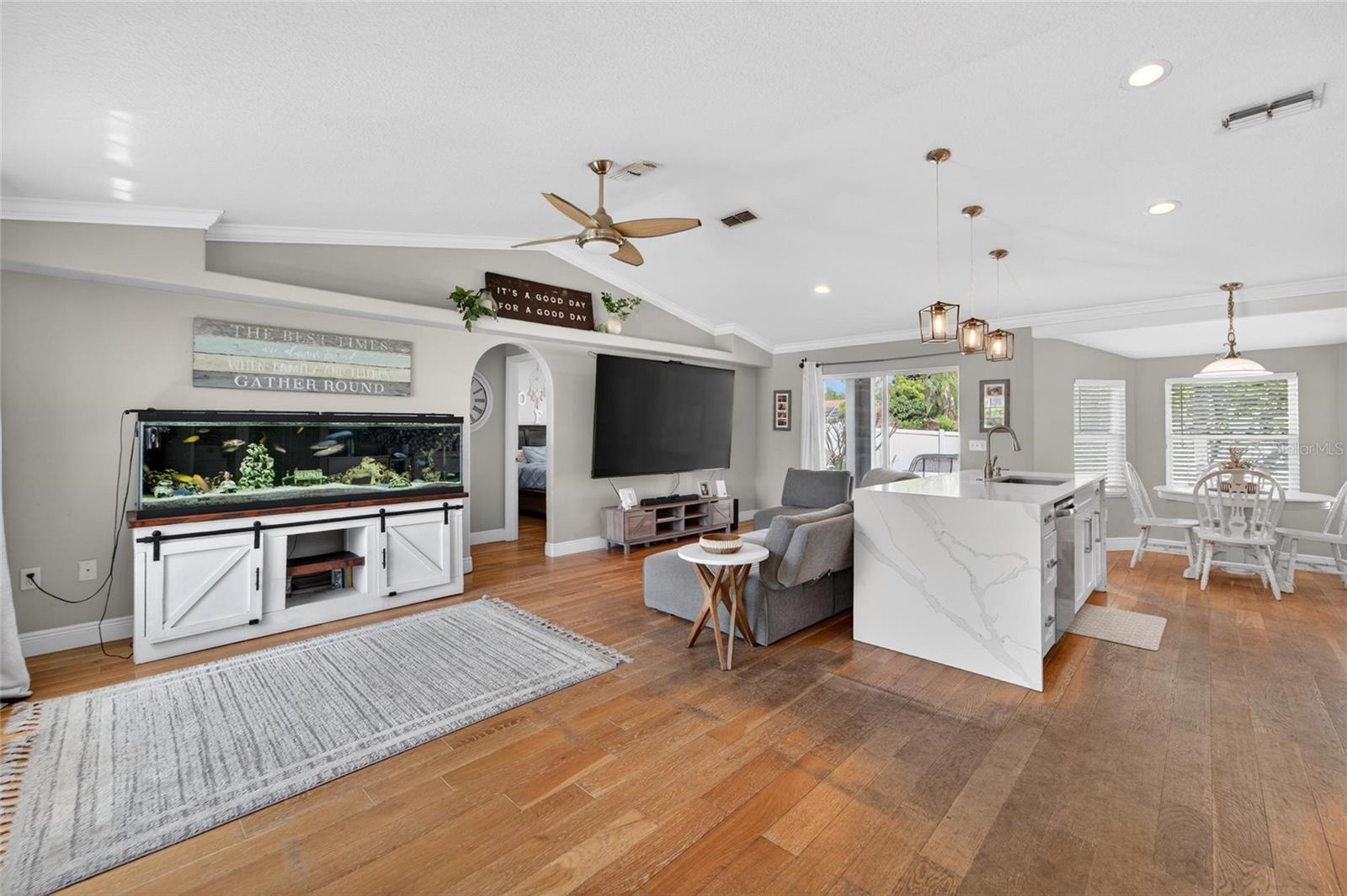 INDIAN LAKES - Residential