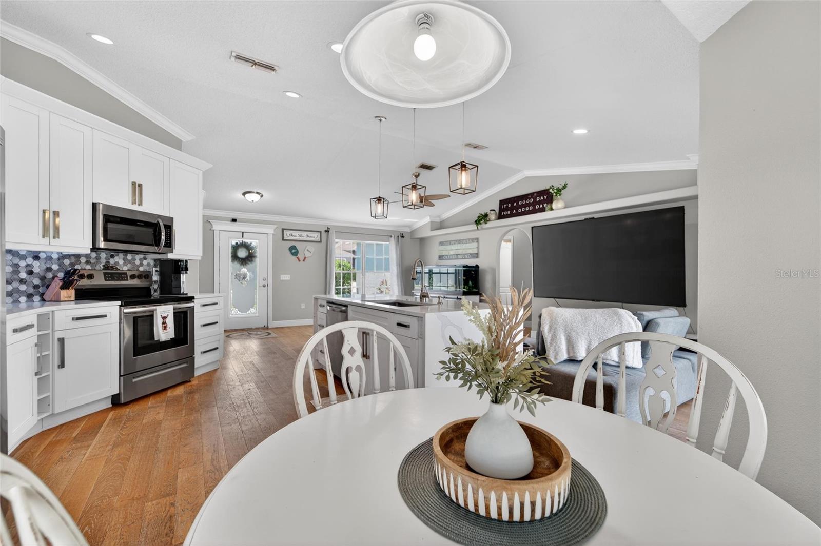 INDIAN LAKES - Residential