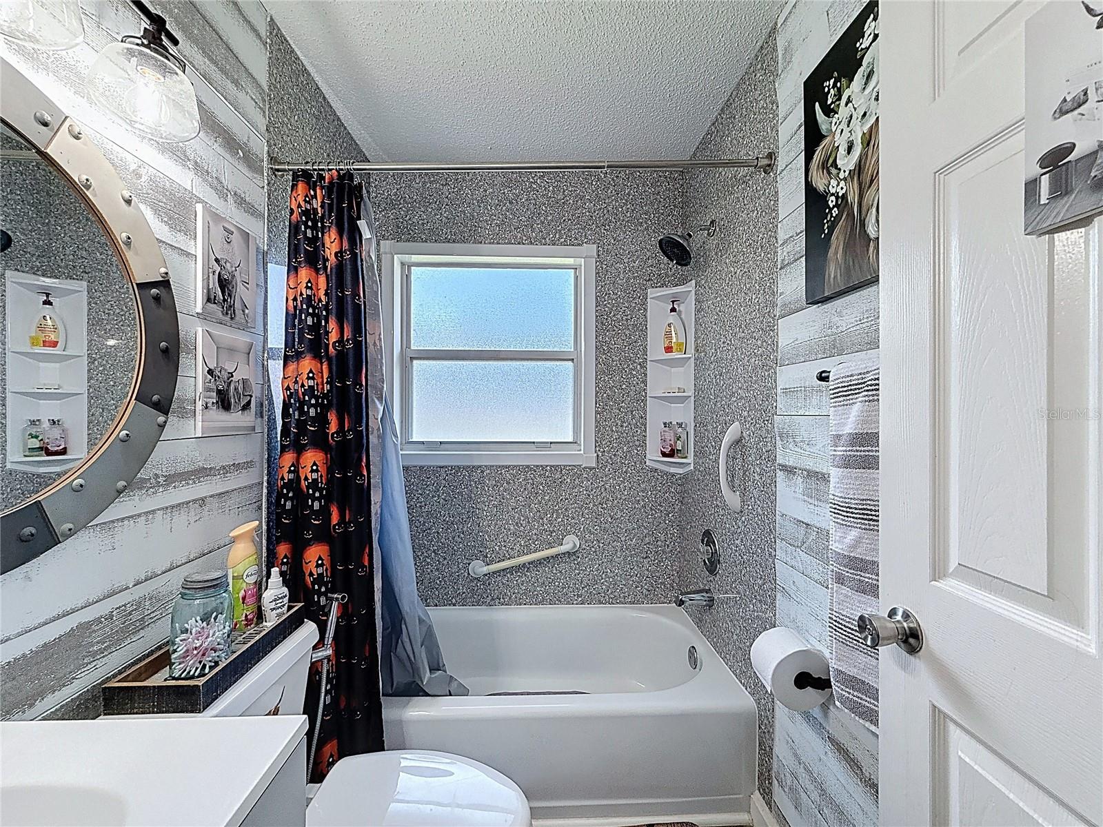 ORCHID LAKE WEST - Residential