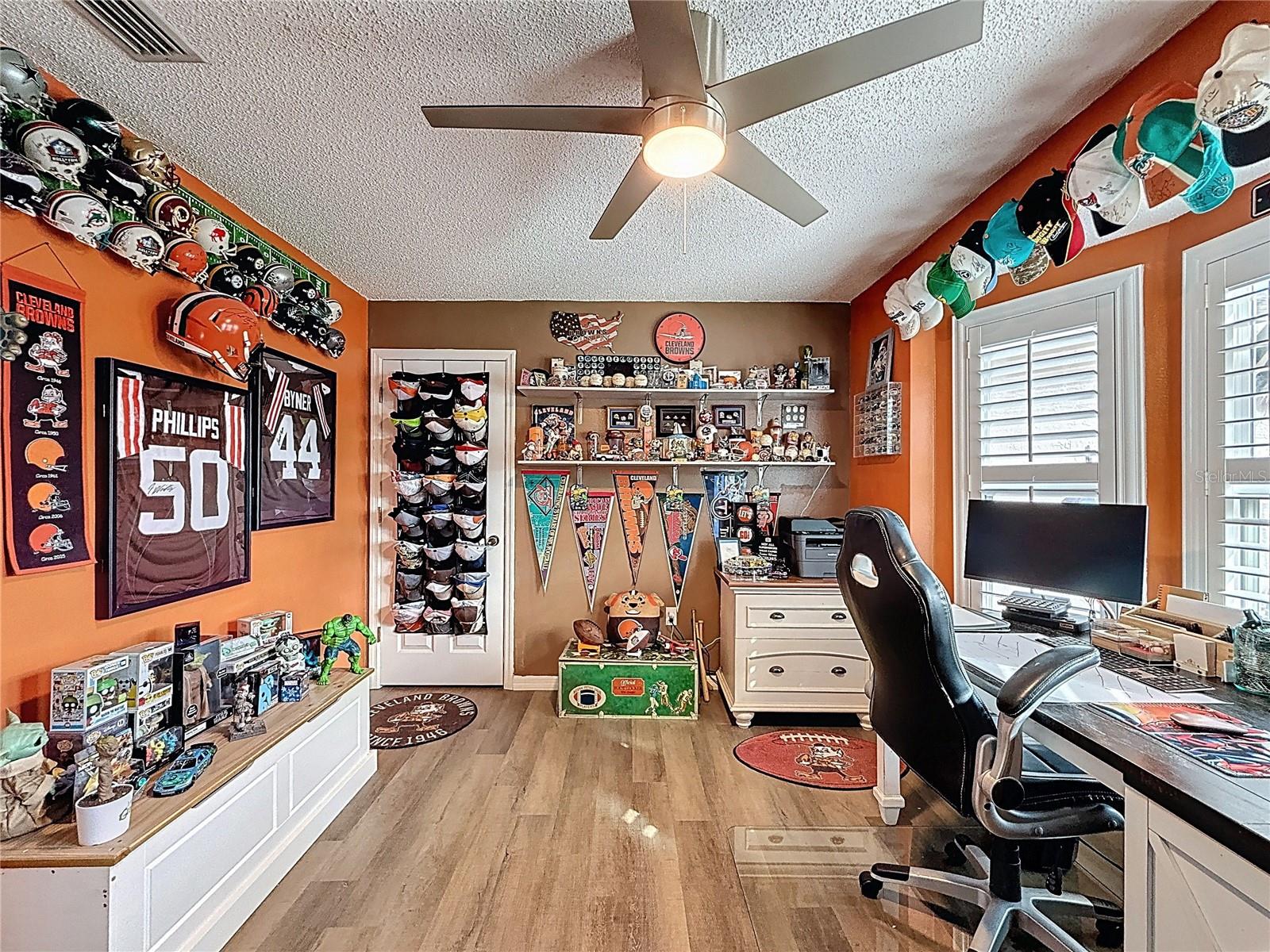 ORCHID LAKE WEST - Residential