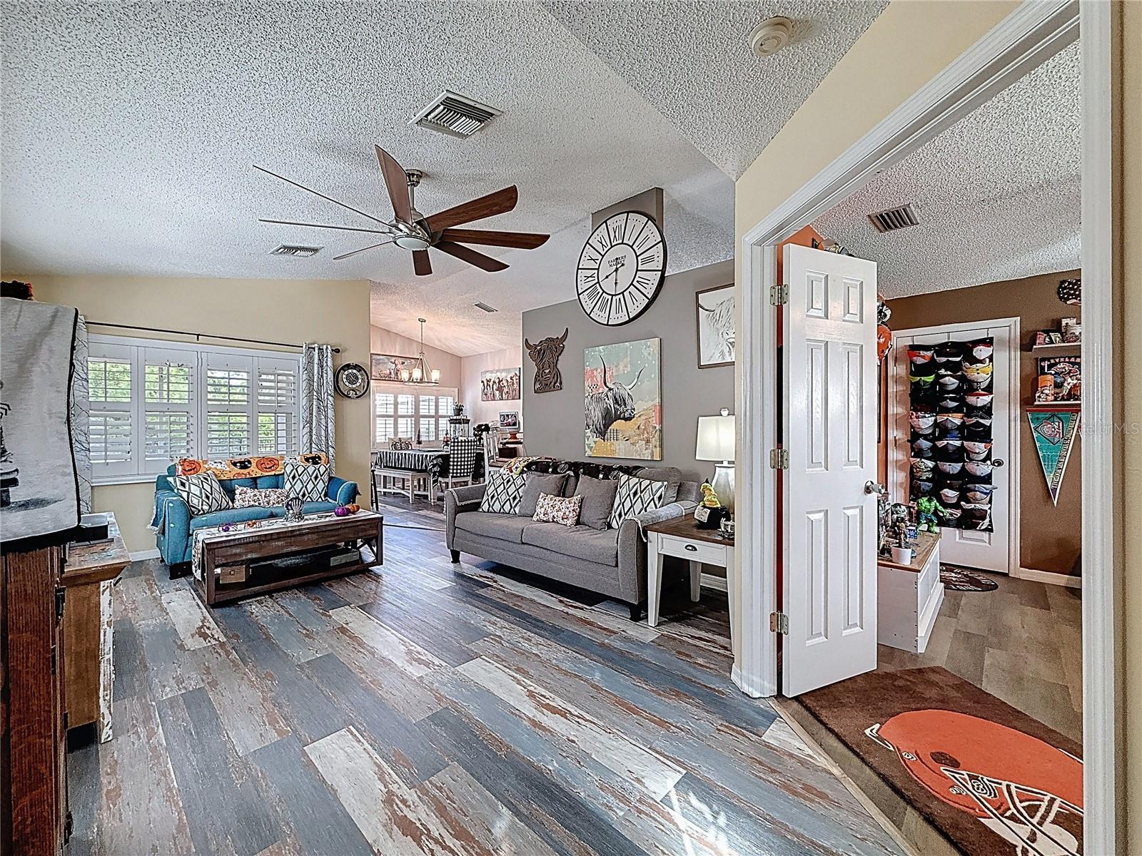 ORCHID LAKE WEST - Residential