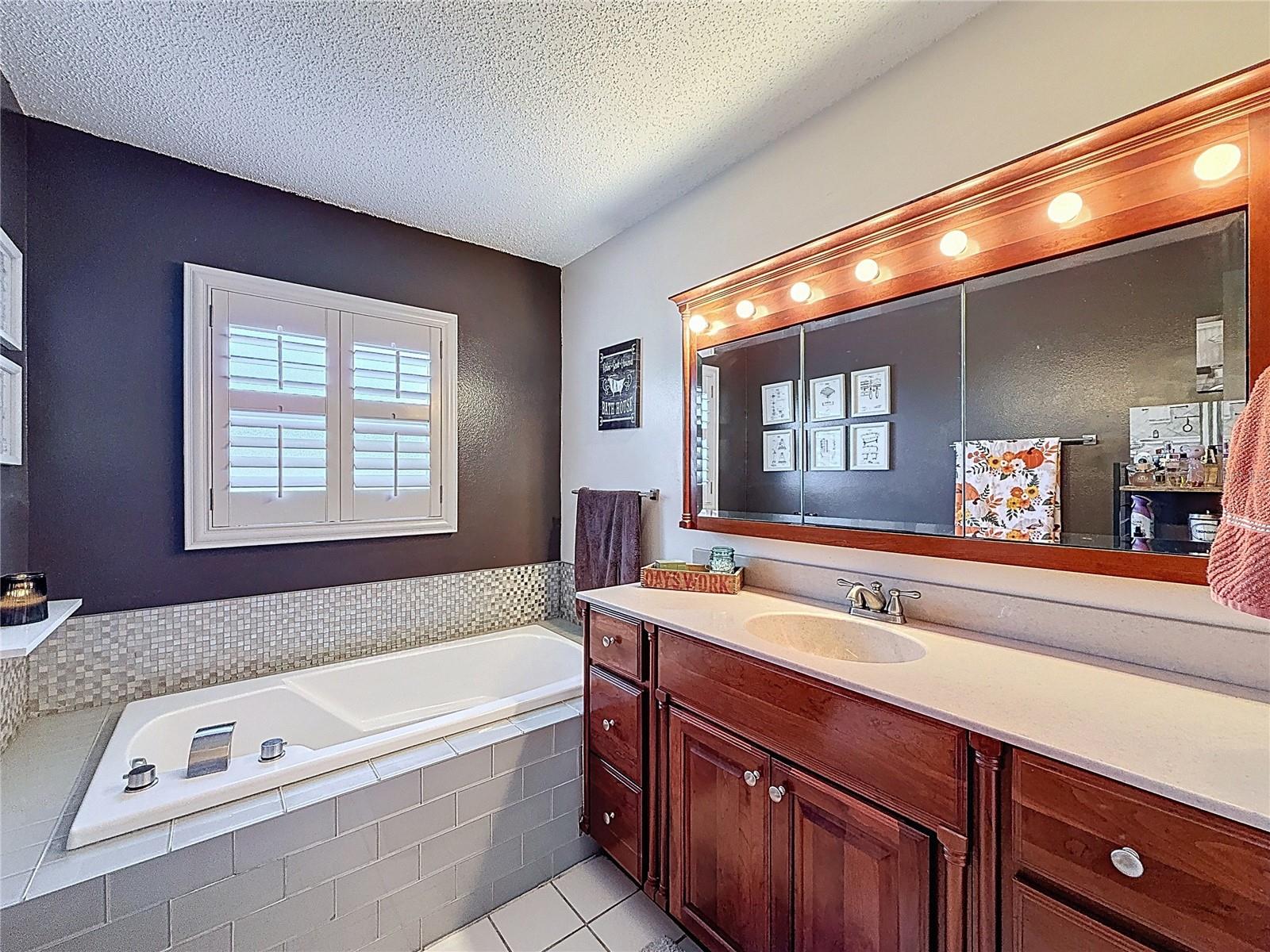 ORCHID LAKE WEST - Residential