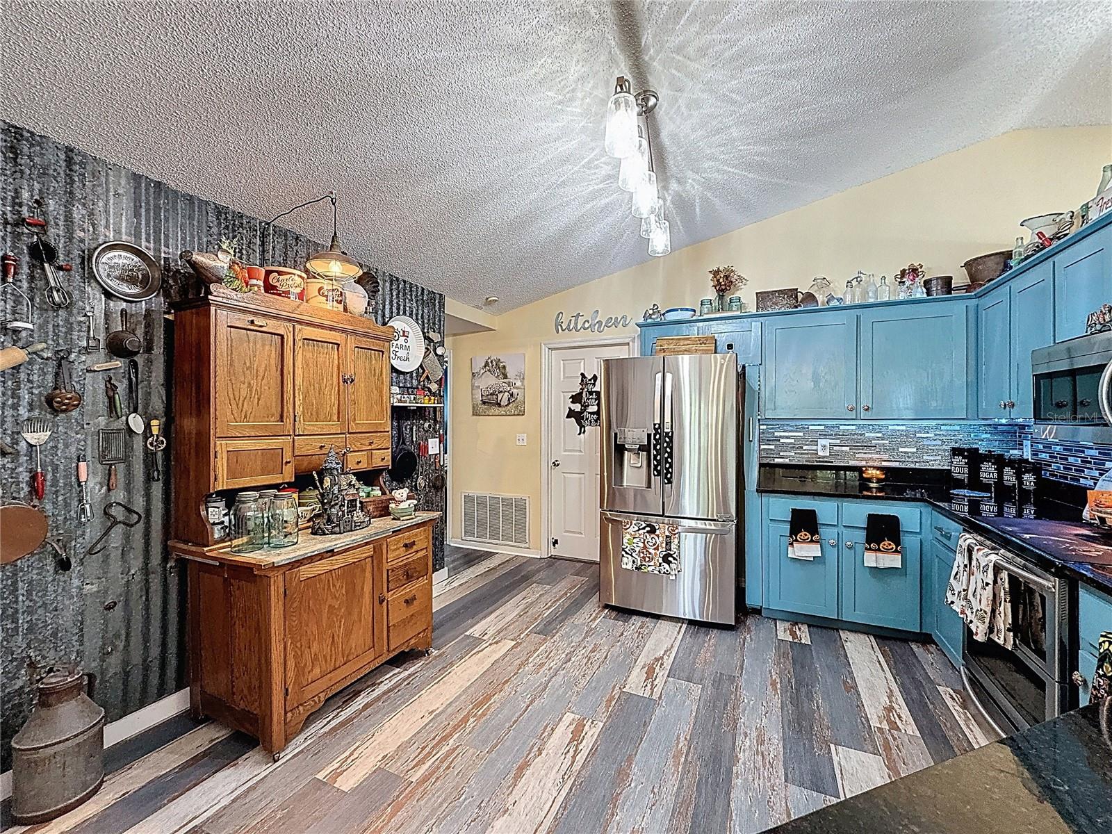 ORCHID LAKE WEST - Residential