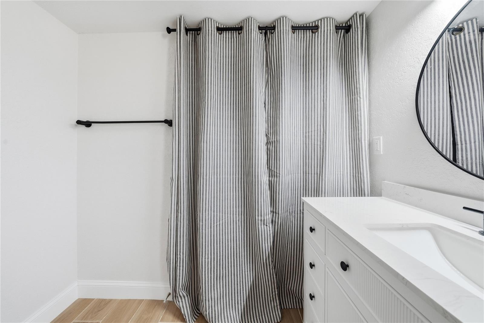 SHORE ACRES OVERLOOK SEC - Residential