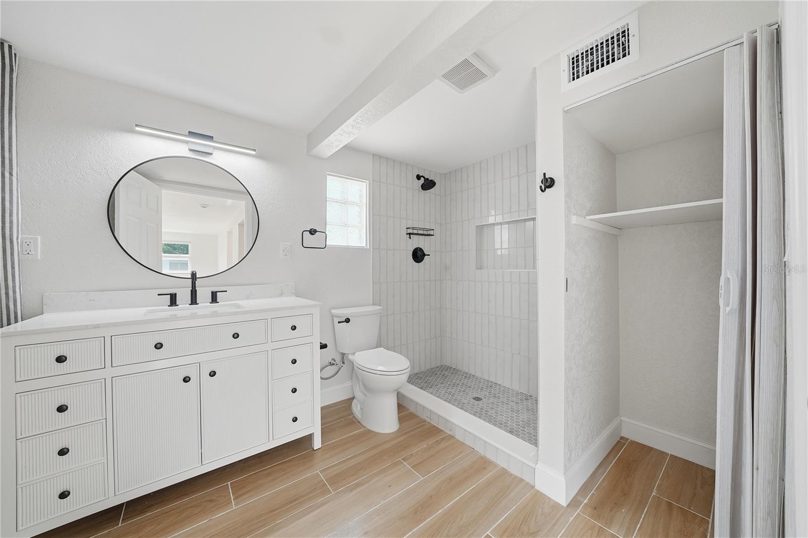 SHORE ACRES OVERLOOK SEC - Residential