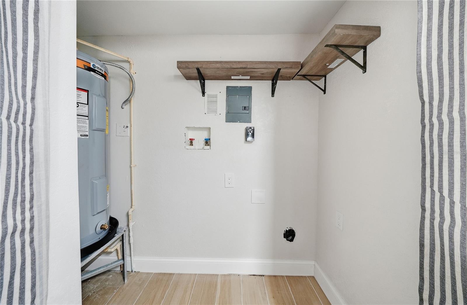 SHORE ACRES OVERLOOK SEC - Residential