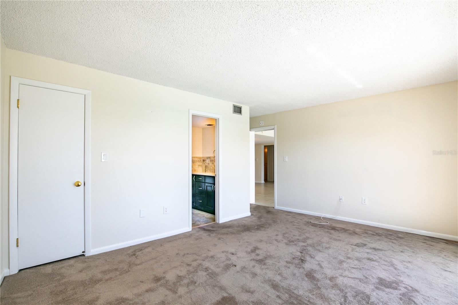 MOUNT DORA VILLA DORA CONDO - Residential