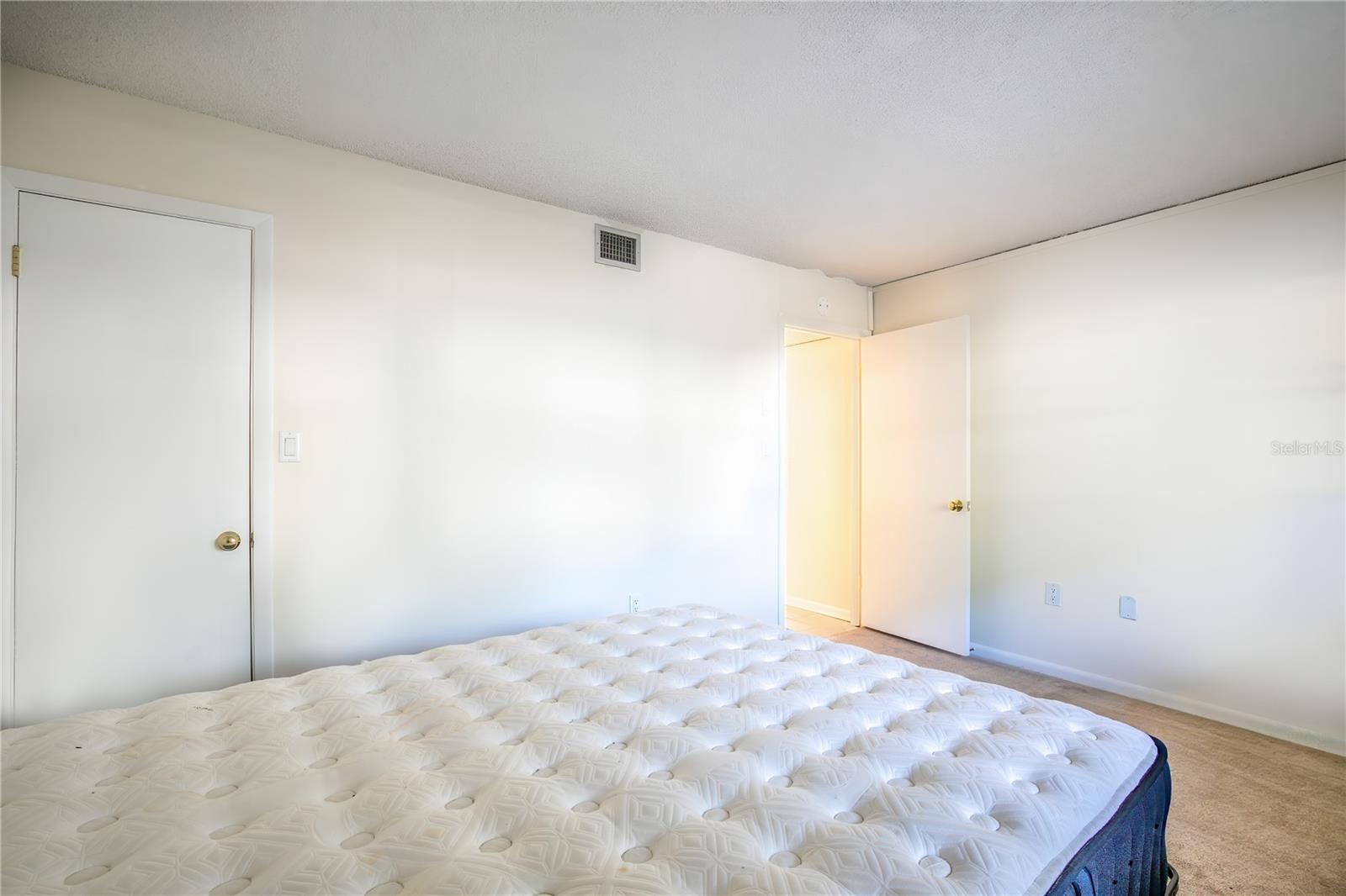 MOUNT DORA VILLA DORA CONDO - Residential