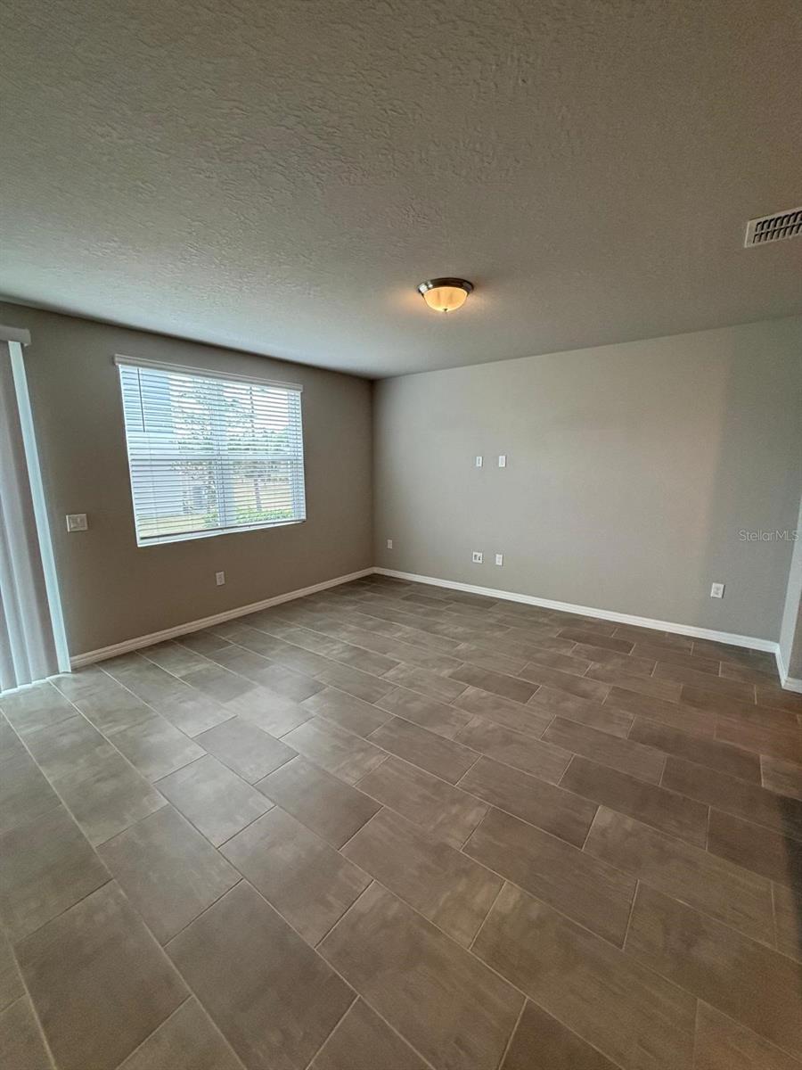 UNION SQUARE - Residential Lease