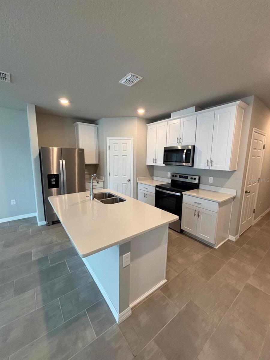 UNION SQUARE - Residential Lease