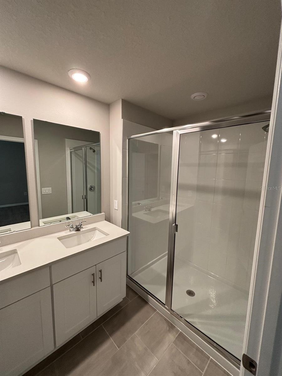 UNION SQUARE - Residential Lease