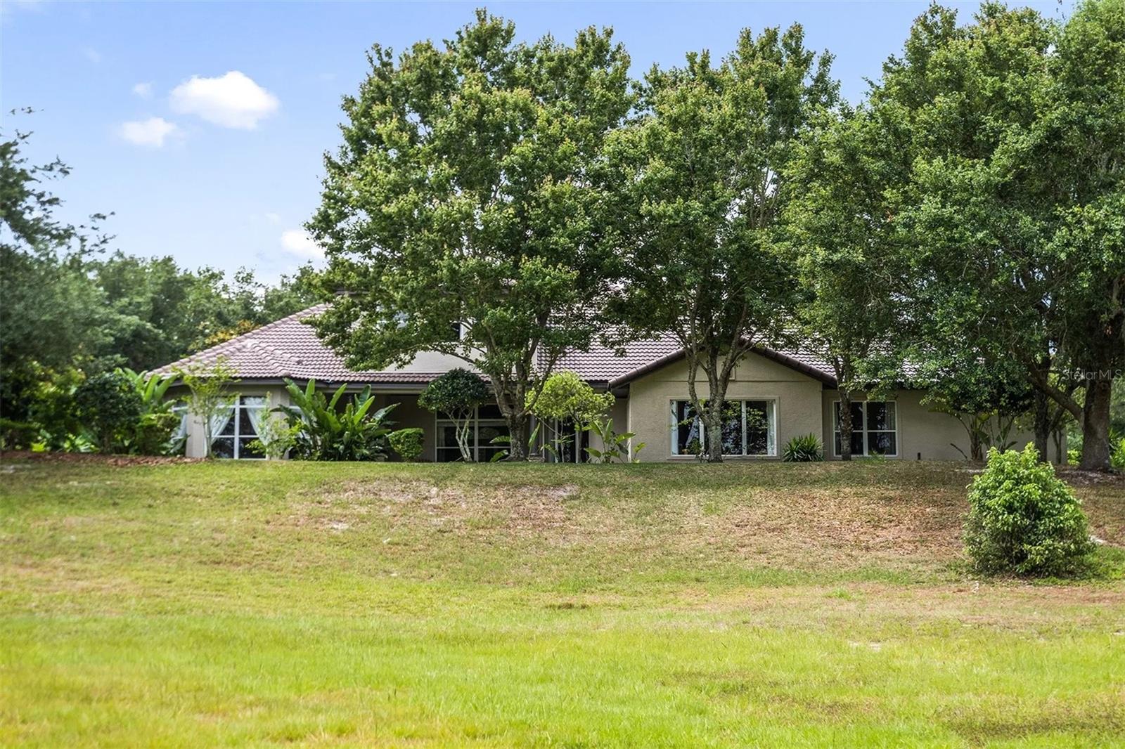 HEATHROW COUNTRY ESTATE - Residential