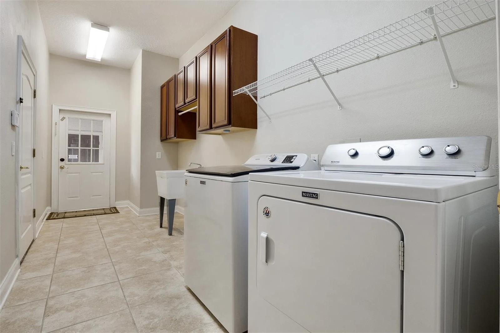 HEATHROW COUNTRY ESTATE - Residential