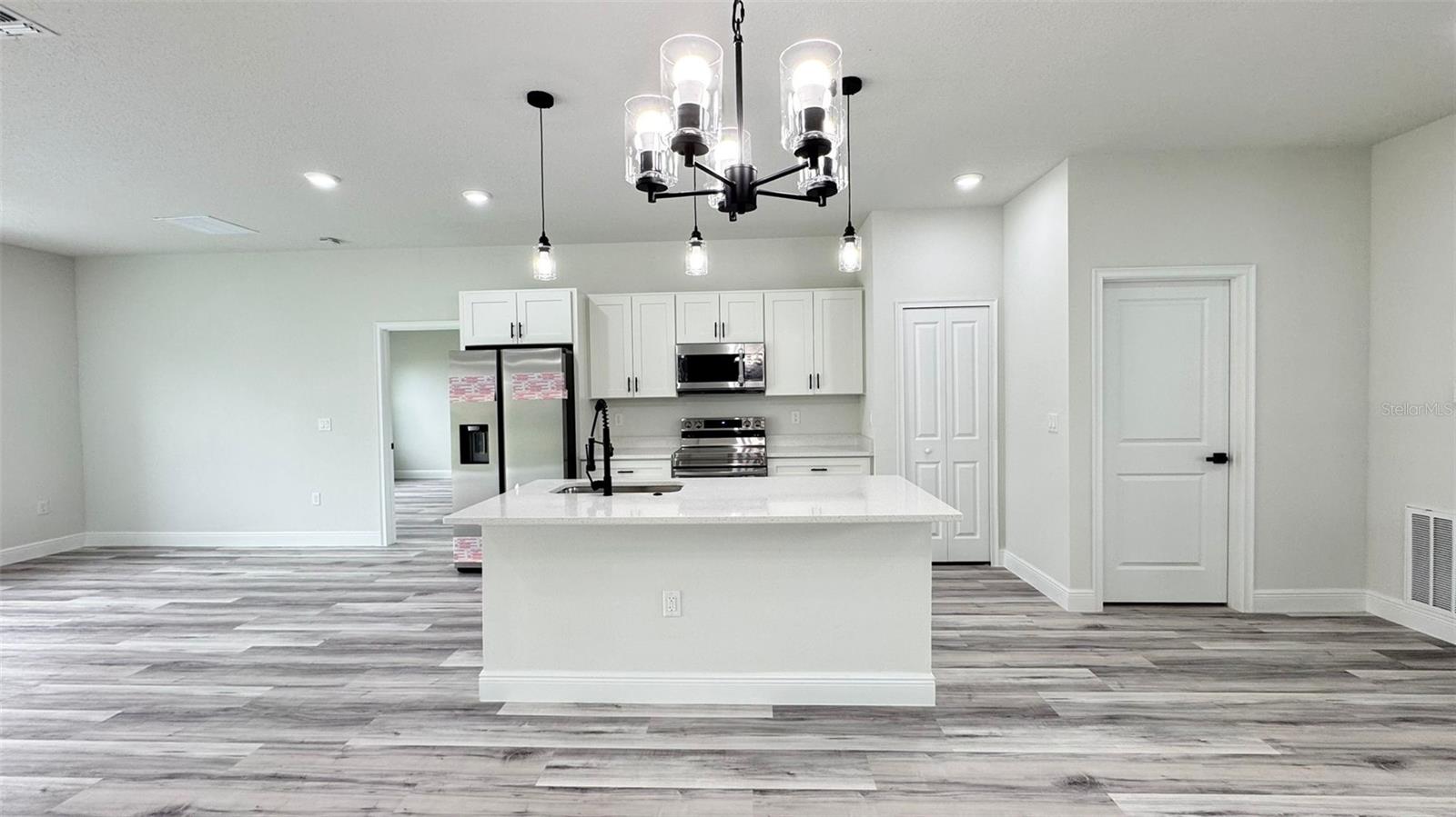 16884 SW 39TH CIRCLE