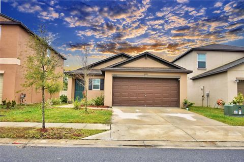 A home in LAKELAND