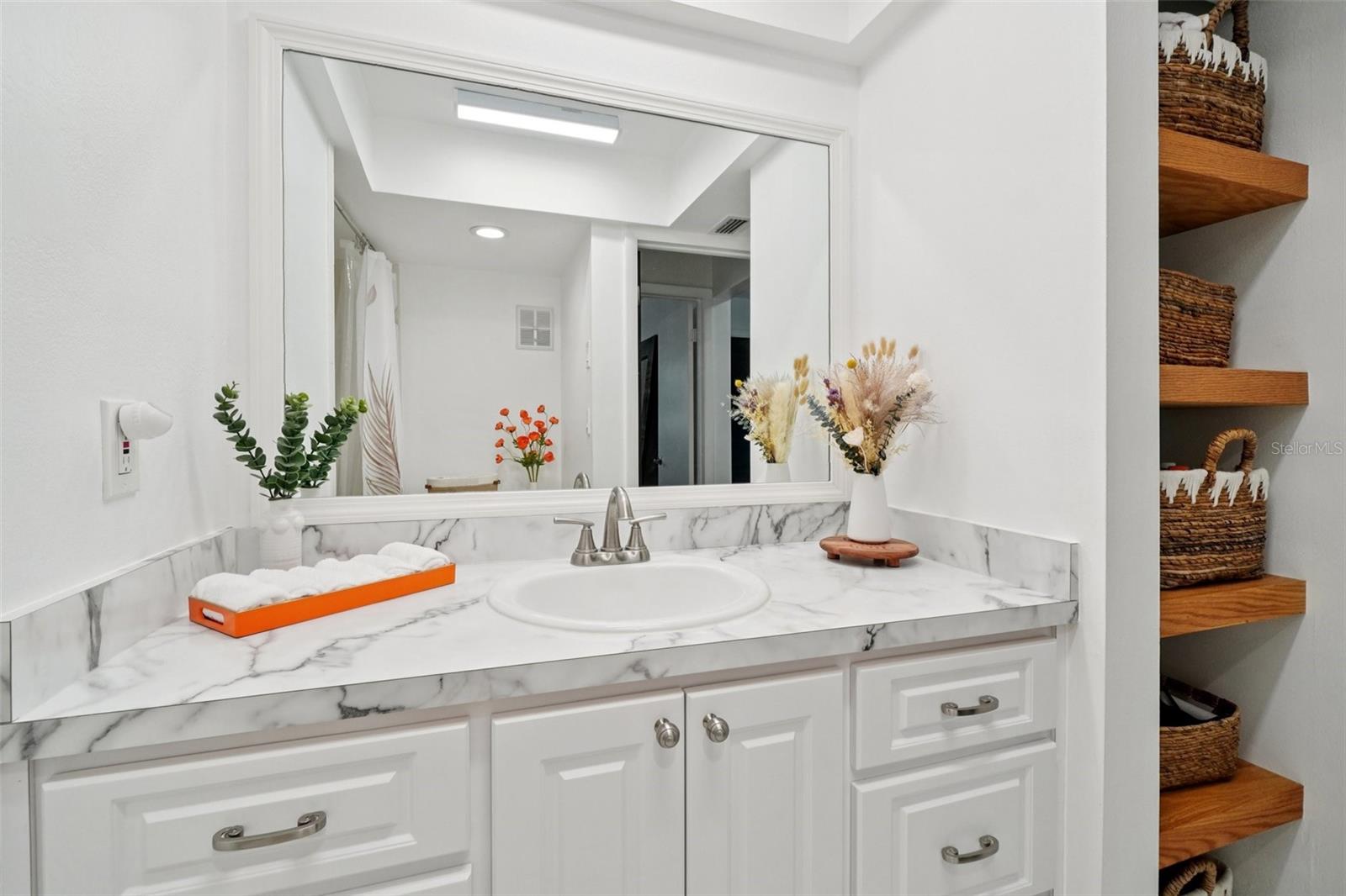 CHALET-ON-THE-LAKE CONDO - Residential