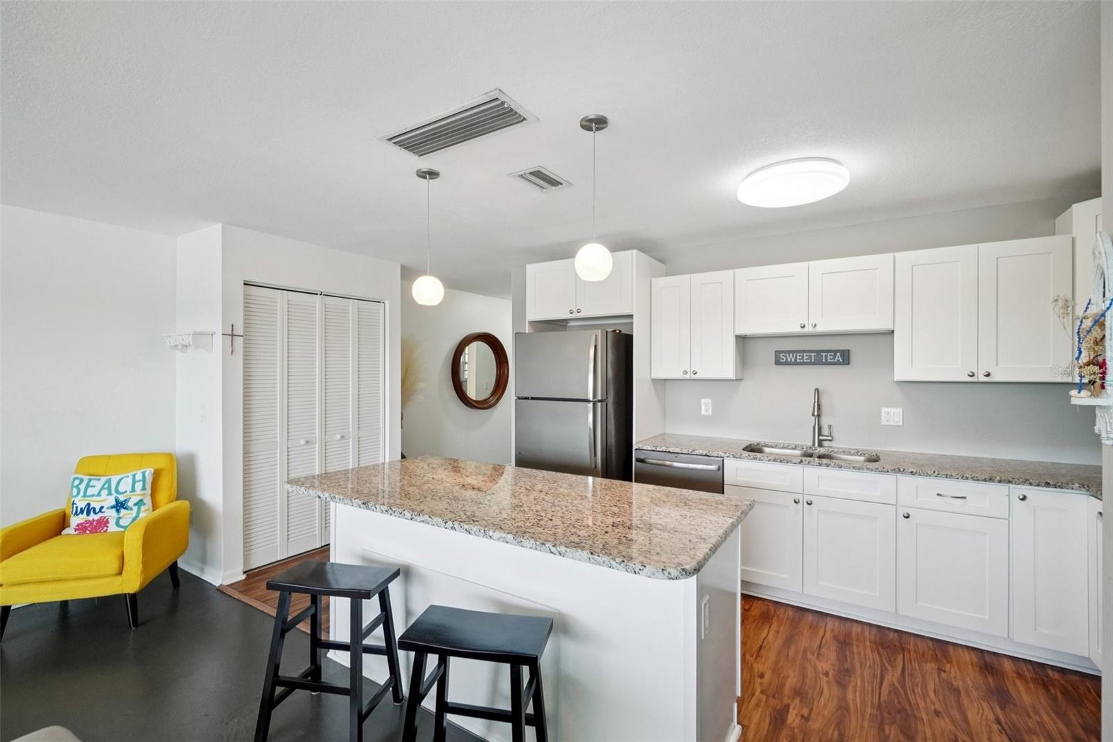 CHALET-ON-THE-LAKE CONDO - Residential