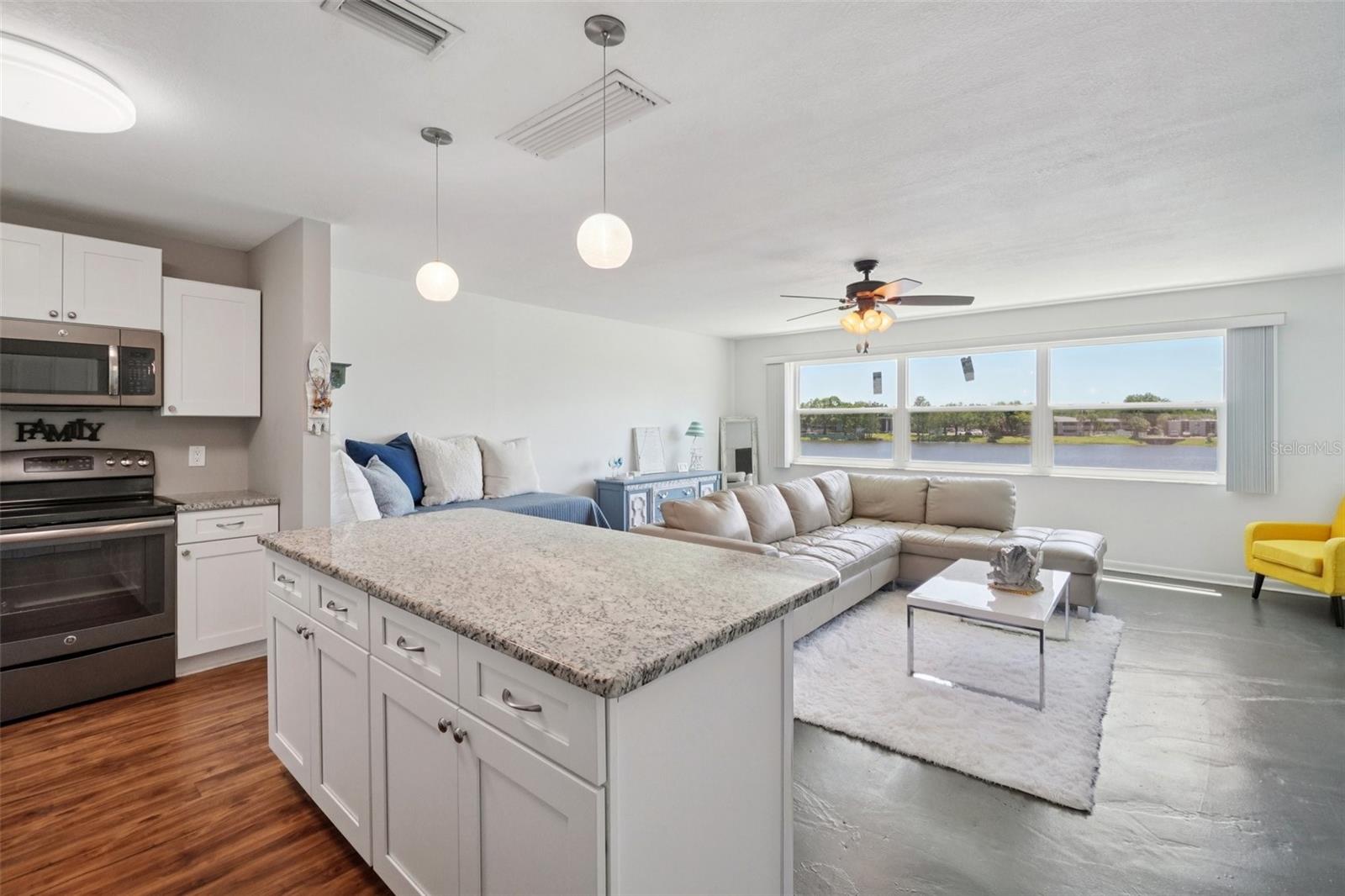 CHALET-ON-THE-LAKE CONDO - Residential