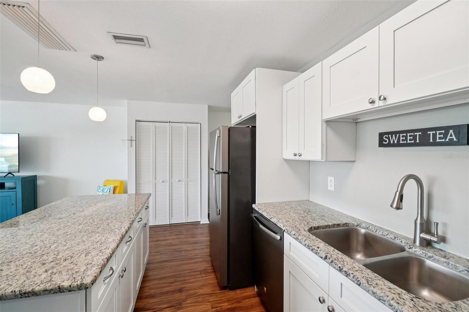 CHALET-ON-THE-LAKE CONDO - Residential